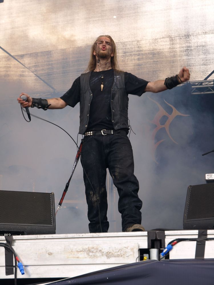 Brymir live auf der Bühne – neues Album What We Leave Behind 2026