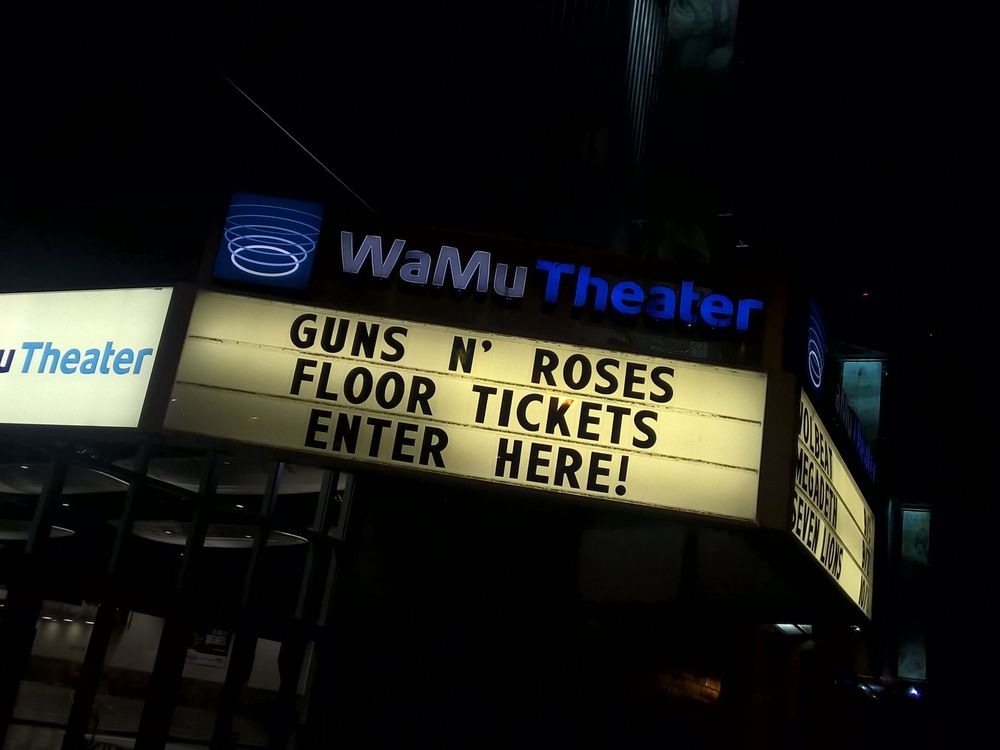 Guns N' Roses live