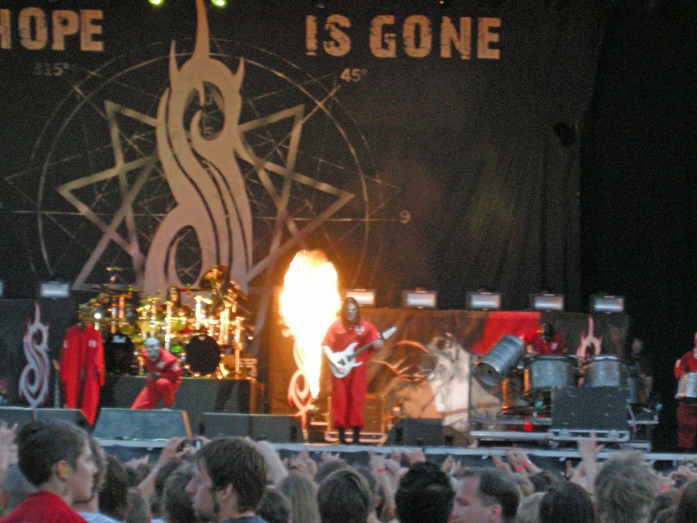 Slipknot live in Masken — Nu-Metal-Band beim Sonisphere Festival