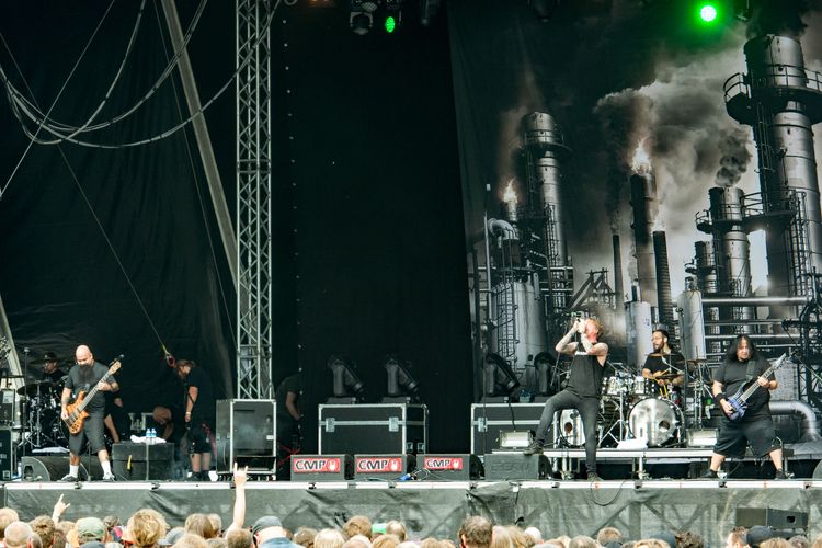 Fear Factory live beim Elbriot Festival 2016 mit Gitarrist Dino Cazares