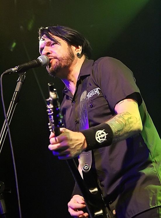 Tommy Victor mit Prong live in Nürnberg